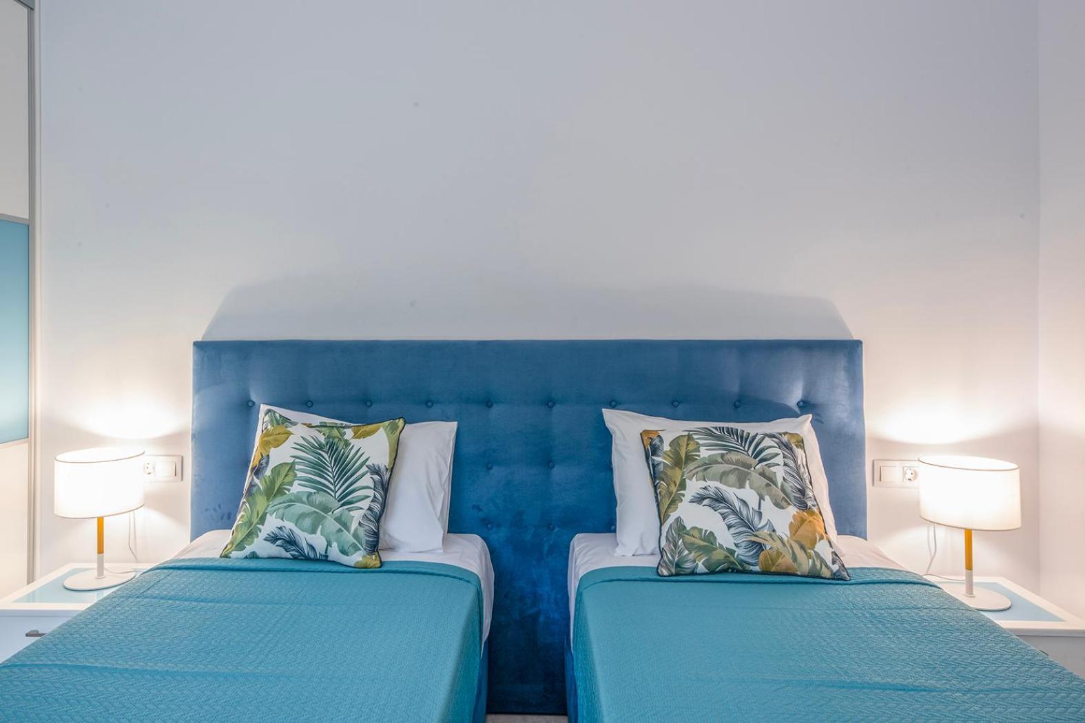 Villa Ami, Roda, Corfu: 10 Guests, Heated Pool, Private Mini Golf, Pool Table & More!! Luaran gambar