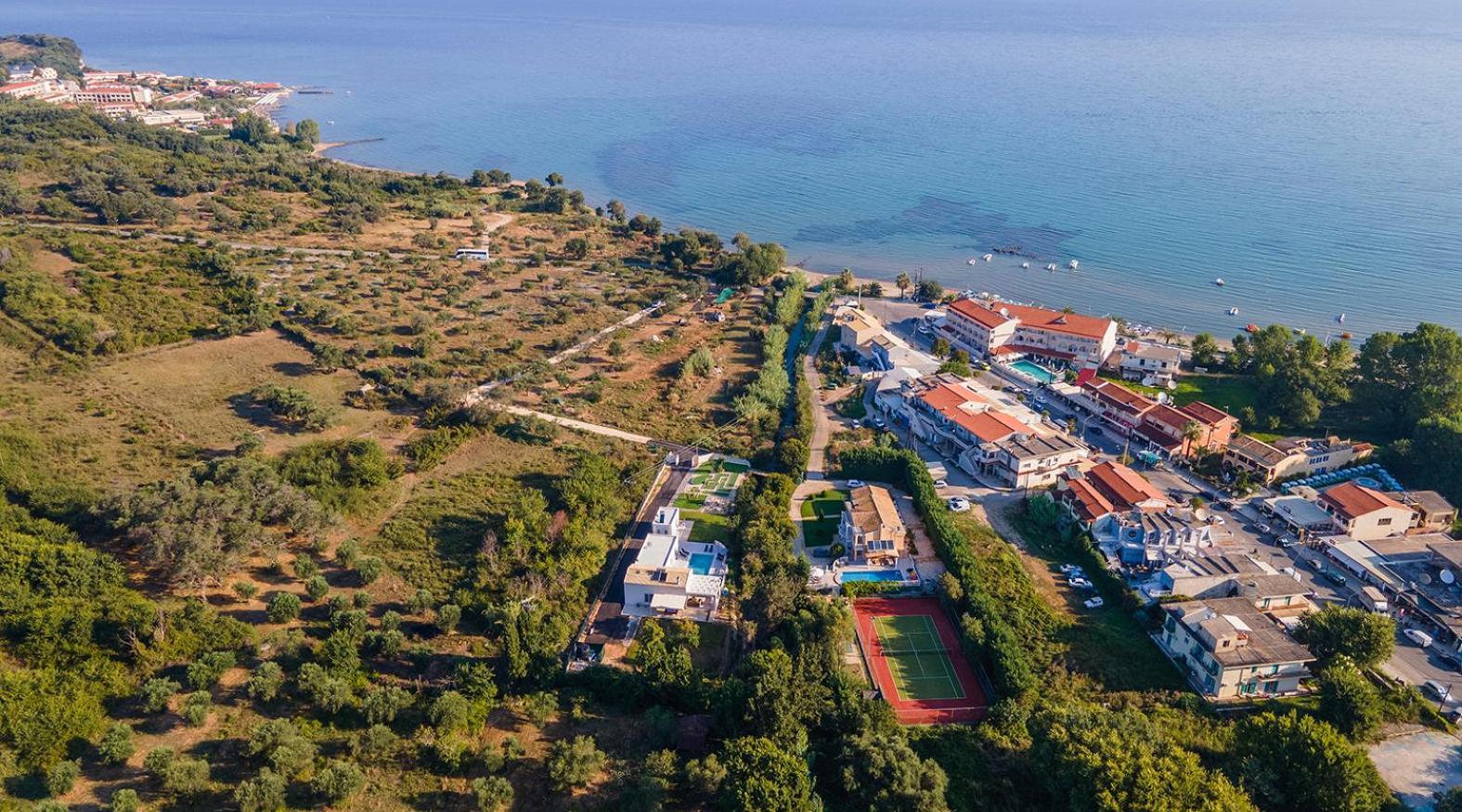 Villa Ami, Roda, Corfu: 10 Guests, Heated Pool, Private Mini Golf, Pool Table & More!! Luaran gambar